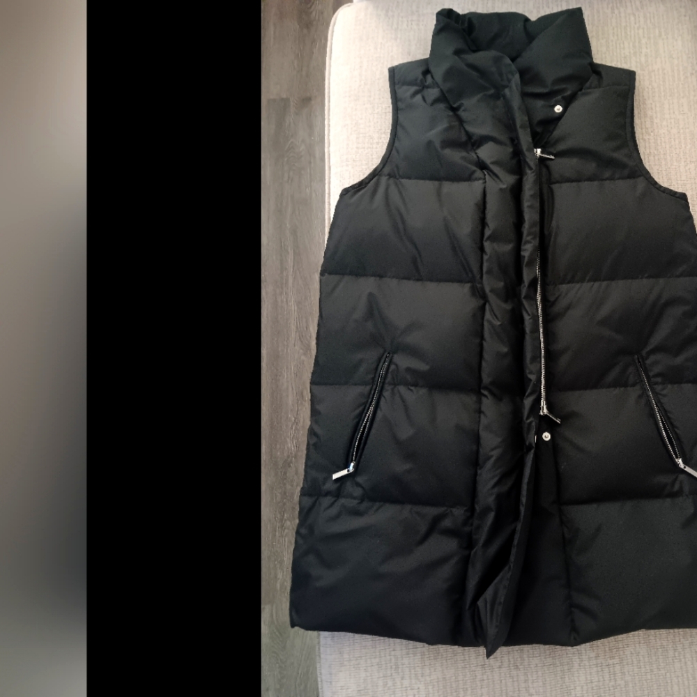 Lafayette 148 New York Long Black Mesh Polyester Vest Women size M. MV292R-7930